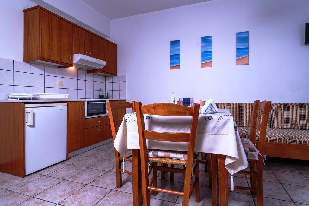 פליאוחורה Roula Apartments מראה חיצוני תמונה