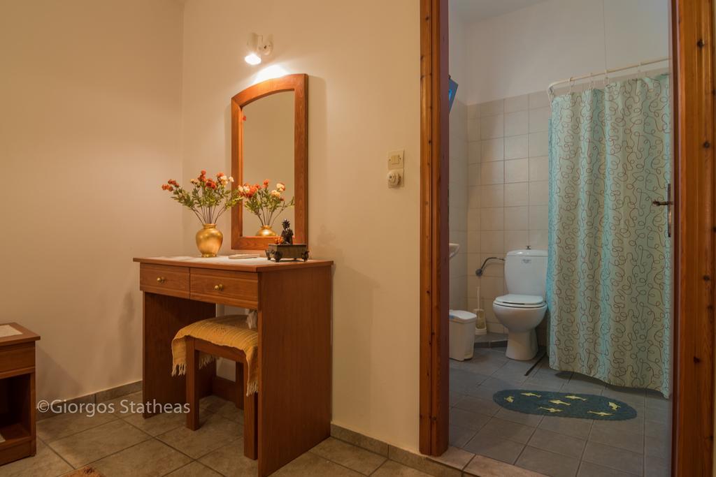 פליאוחורה Roula Apartments מראה חיצוני תמונה