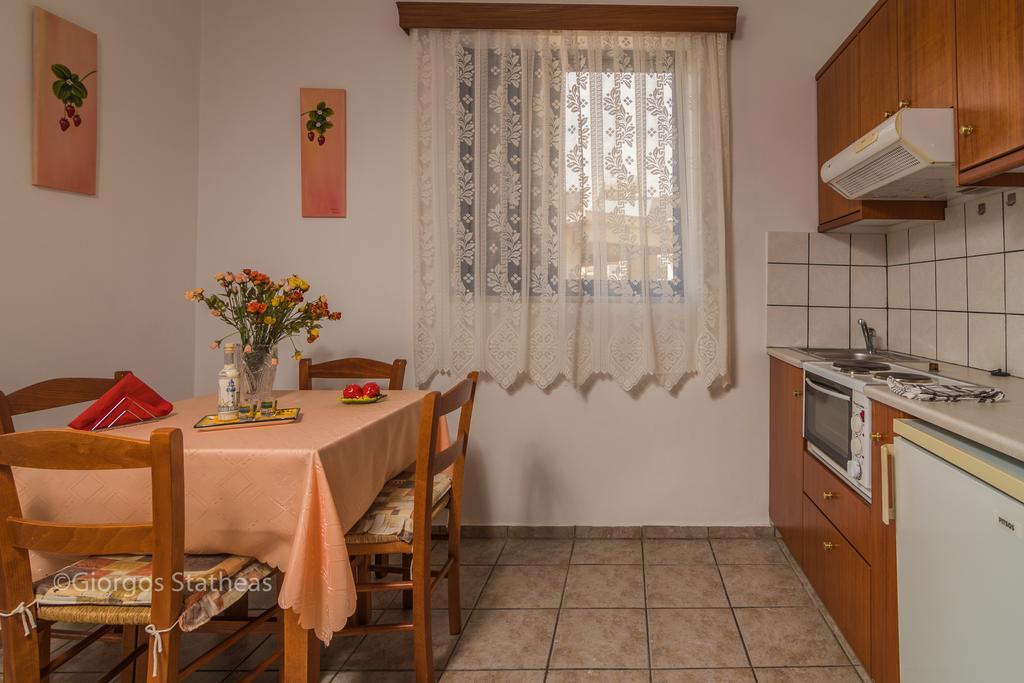 פליאוחורה Roula Apartments מראה חיצוני תמונה
