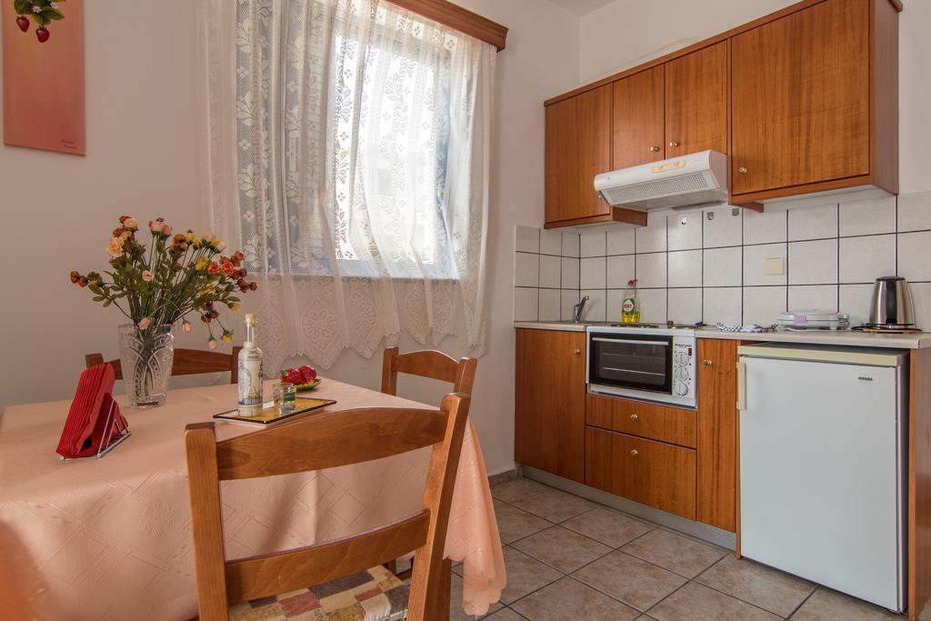 פליאוחורה Roula Apartments מראה חיצוני תמונה