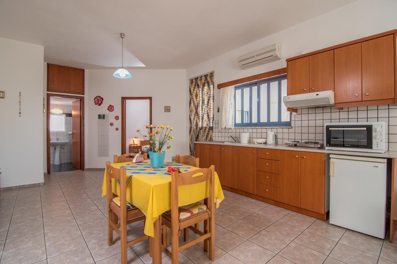 פליאוחורה Roula Apartments מראה חיצוני תמונה