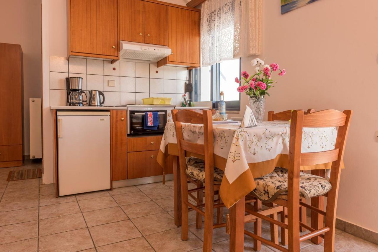 פליאוחורה Roula Apartments מראה חיצוני תמונה