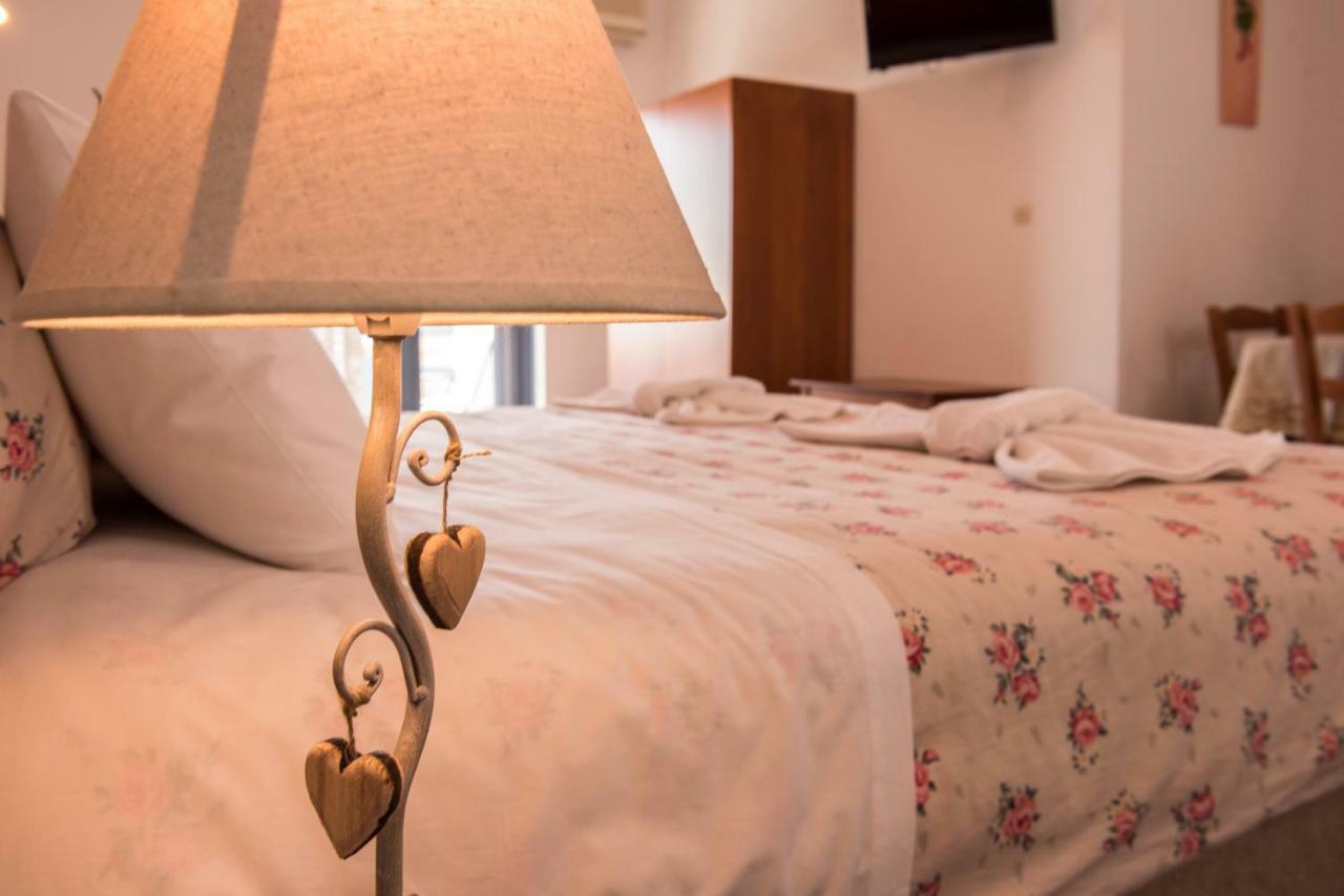 פליאוחורה Roula Apartments מראה חיצוני תמונה