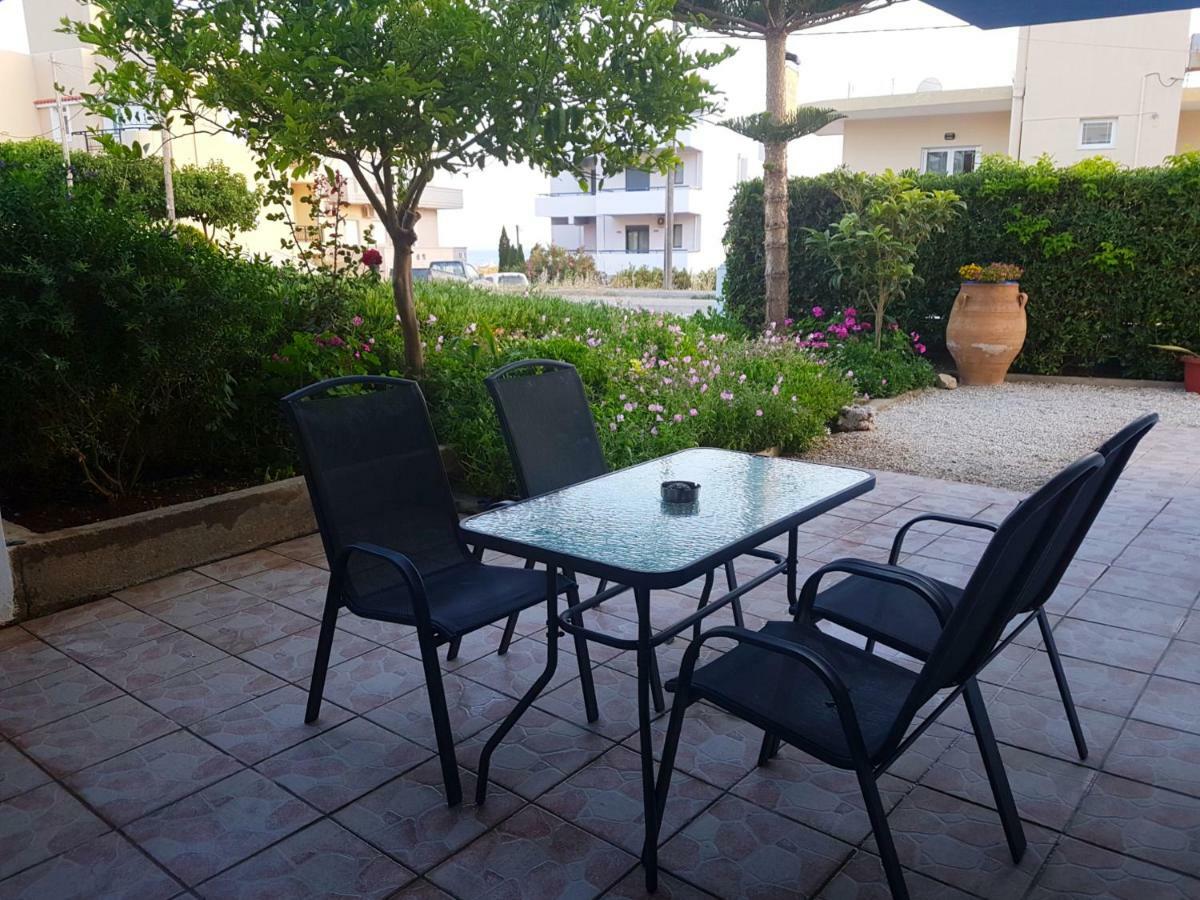 פליאוחורה Roula Apartments מראה חיצוני תמונה